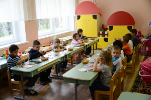 Пятиразовым питанием обеспечат воспитанников детских садов Москвы с 2016 года
