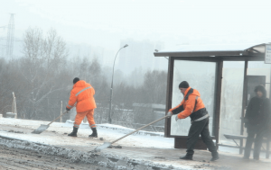 Транспортно-пересадочные узлы в ЮАО от снега коммунальщики убирают круглосуточно