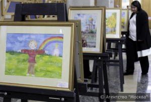 Юные жители Донского района представили свои художественные работы