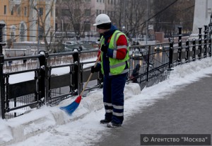 Контролировать уборку улиц и дворов в Москве помогают камеры наблюдения