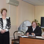 Татьяна Кабанова приветствует пришедших жителей 