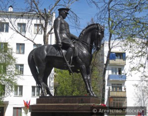 Памятник Константину Рокоссовскому, который лидирует в голосовании