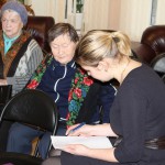 Депутат Торопова общается с жителями 