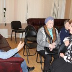 Татьяна Кабанова общается с жителями 