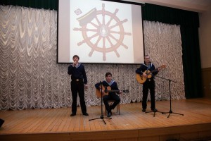 Студенты из Донского района исполнили песни на морскую тематику