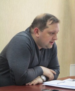 На заседании с докладом выступил замглавы управы по вопросам экономики, торговли и услуг Руслан Осипов