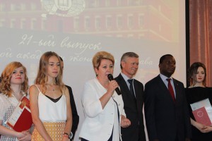 Татьяна Викторовна поздравила выпускников