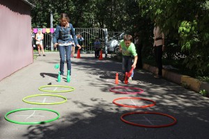 Дети приняли участие в активных играх 