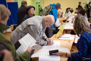 На одном из избирательных пунктов в центре Москвы 