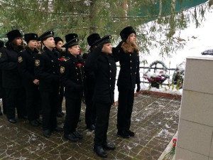 Кадеты возложили цветы к памятнику героям ВОВ