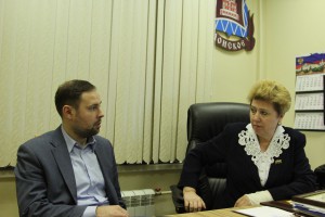 Исполняющий обязанности главы управы Дмитрий Соколов и глава МО Донской Татьяна Кабанова