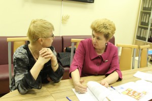 Глава МО Донской Татьяна Кабанова (справа) на приеме жителей
