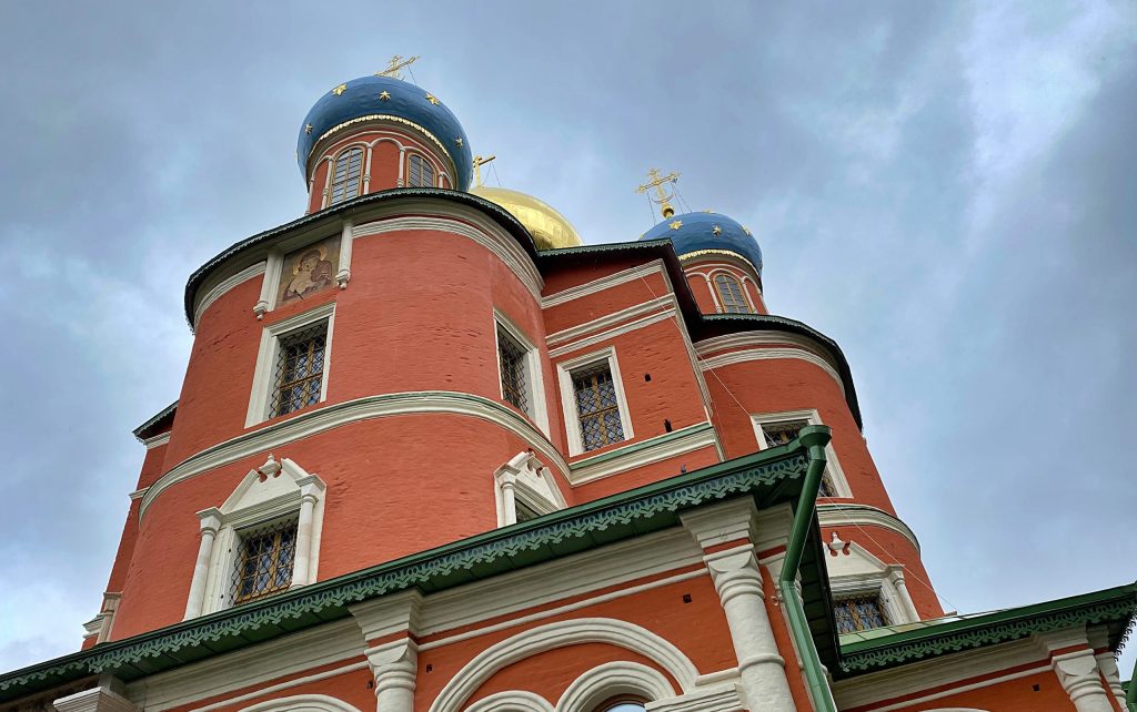 Воскресные богослужения прошли в Донском монастыре. Фото: Анна Быкова, «Вечерняя Москва»