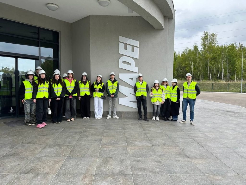 Студенты КАДР №26 посетили промышленное предприятие. Фото: страница КАДР №26 в социальных сетях