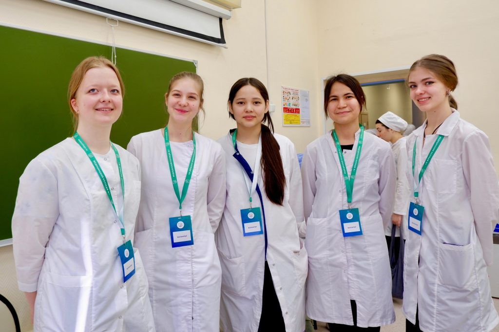 Студентка Медицинского колледжа №1 стала финалисткой отбора на Большую Арктическую экспедицию. Фото: страница Медицинского колледжа №1 в социальных сетях