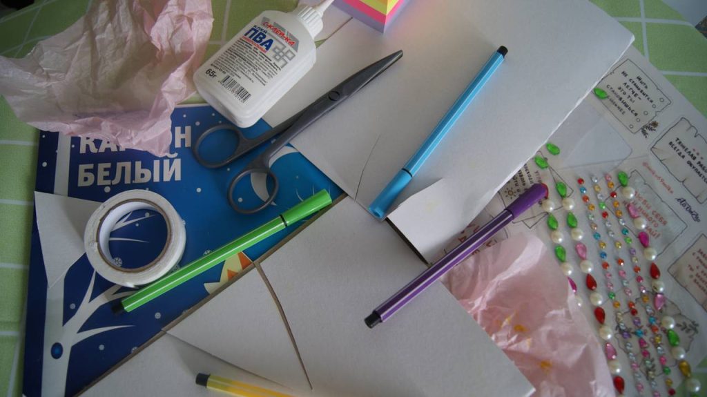 Интерактивное занятие по росписи гипсовых лягушек проведут в Донском районе. Фото: Татьяна Петрыкина, «Вечерняя Москва»