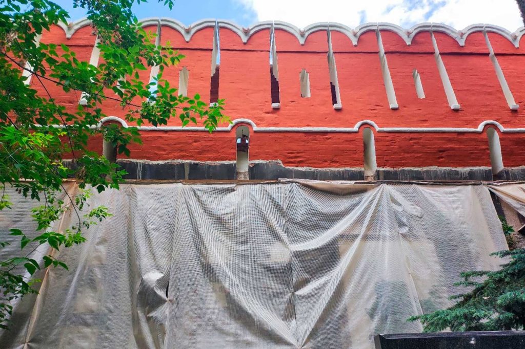 Южную стену Донского монастыря с колумбарием отреставрируют. Фото: пресс-служба Департамента культурного наследия города Москвы