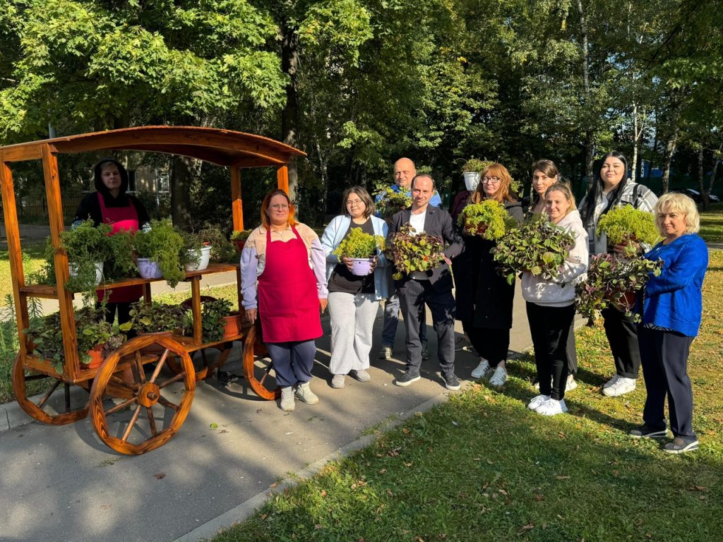 Жители Донского района приняли участие в городской акции. Фото: страница управы Донского района в социальных сетях