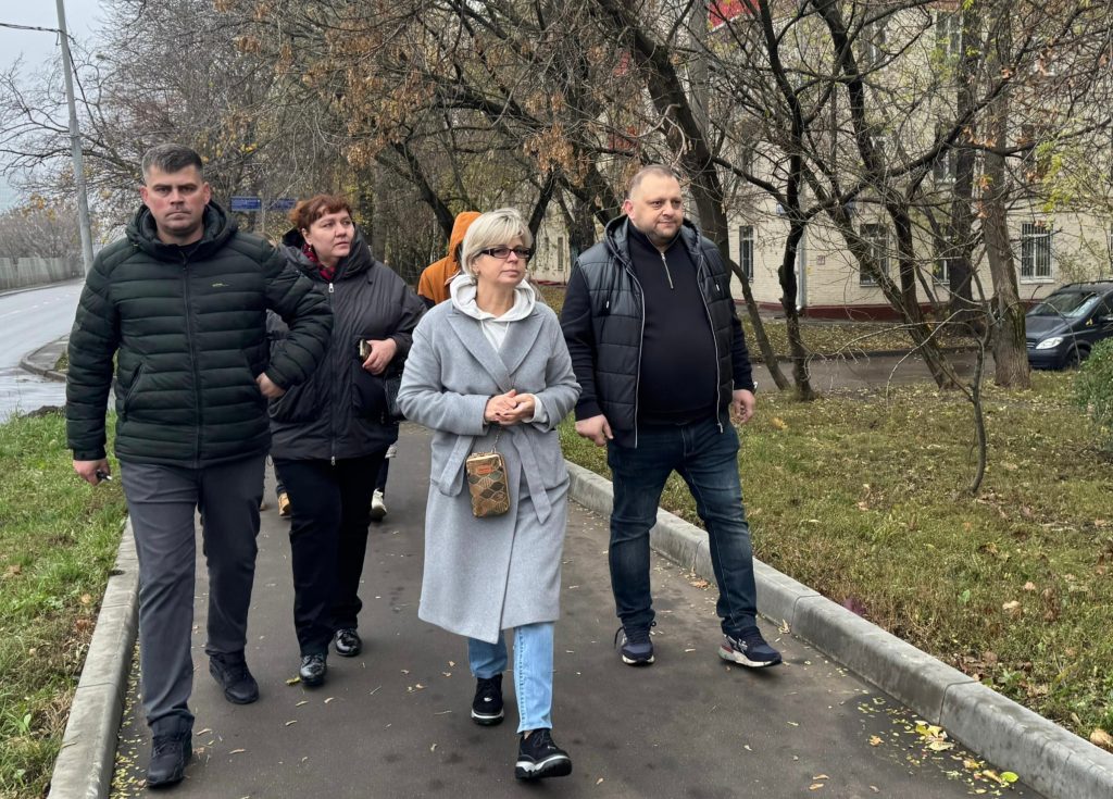Глава управы Донского района провела обход территории. Фото: страница управы Донского района в социальных сетях