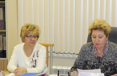 Глава муниципального округа Донской Татьяна Кабанова (справа)