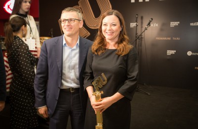 Артем Ермолаев и Елена Шинкарук на вручении «Премии Рунета»