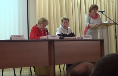 В Донском районе прошла очередная встреча с главой управы Флорой Тюриной (крайняя слева)