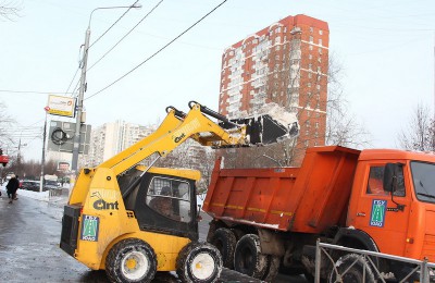 В Донском районе оперативно расчистили от снега основные магистрали и улицы