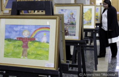 Юные жители Донского района представили свои художественные работы