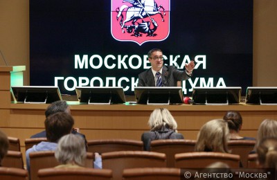 В Москве одобрен закон о льготах на капремонт, внесенный в городскую Думу единороссами