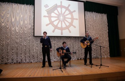 Студенты из Донского района исполнили песни на морскую тематику