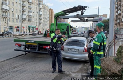 Московские единороссы добились введения постоплаты эвакуации автомобилей