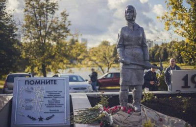 Памятник женщинам-героям обороны Москвы