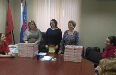 Татьяна Кабанова (справа) приняла участие в поздравление многодетных семей