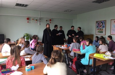 Волонтеры Социального центра поздравляют детей с Пасхой