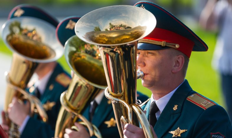 Военные оркестры выступят в Парке Горького