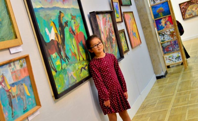 Экспозиции галереи "На Шаболовке" стали бесплатными для школьников со всего мира