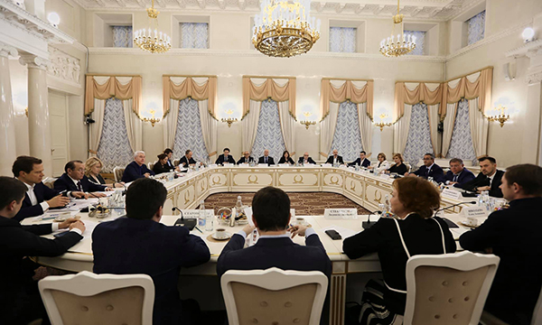 Мэр Москвы Сергей Собянин 21 января встретился с представителями депутатского корпуса Московской городской Думы. В мероприятии приняли участие председатели комиссий и фракций Мосгордумы