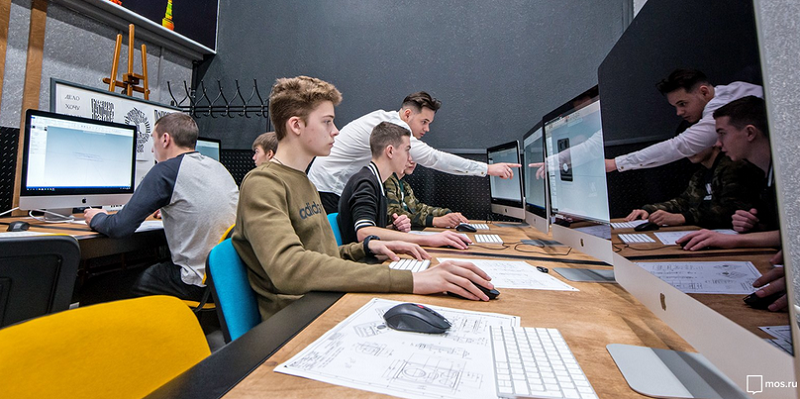 подростки-онлайн-компьютер-обучение-школьники-школа-мос-ру