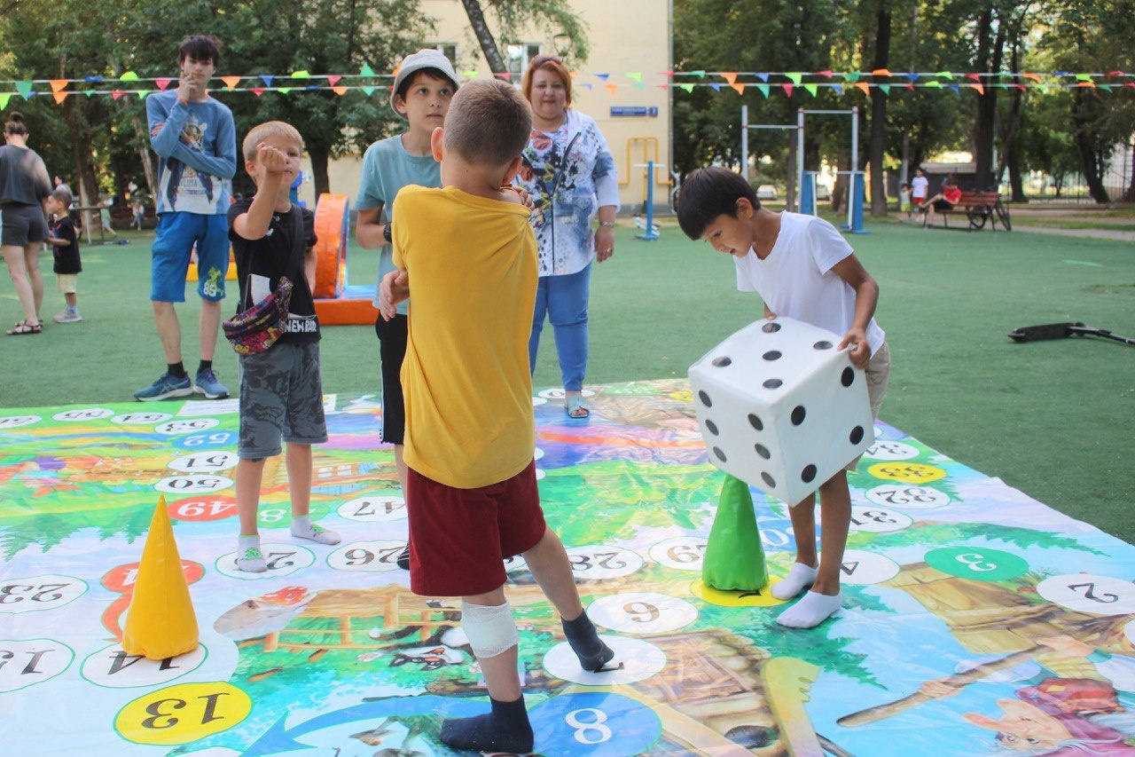 Жители Донского района провели летний вечер вместе с «Миром молодых». Фото: страница ДСЦ «Мир молодых» в социальных сетях