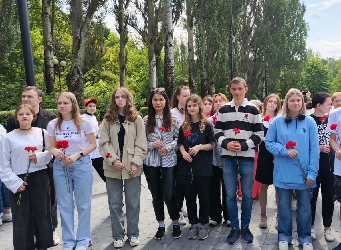 Студенты Медицинского колледжа №1 приняли участие в патриотической акции. Фото: страница Медицинского колледжа №1 в социальных сетях