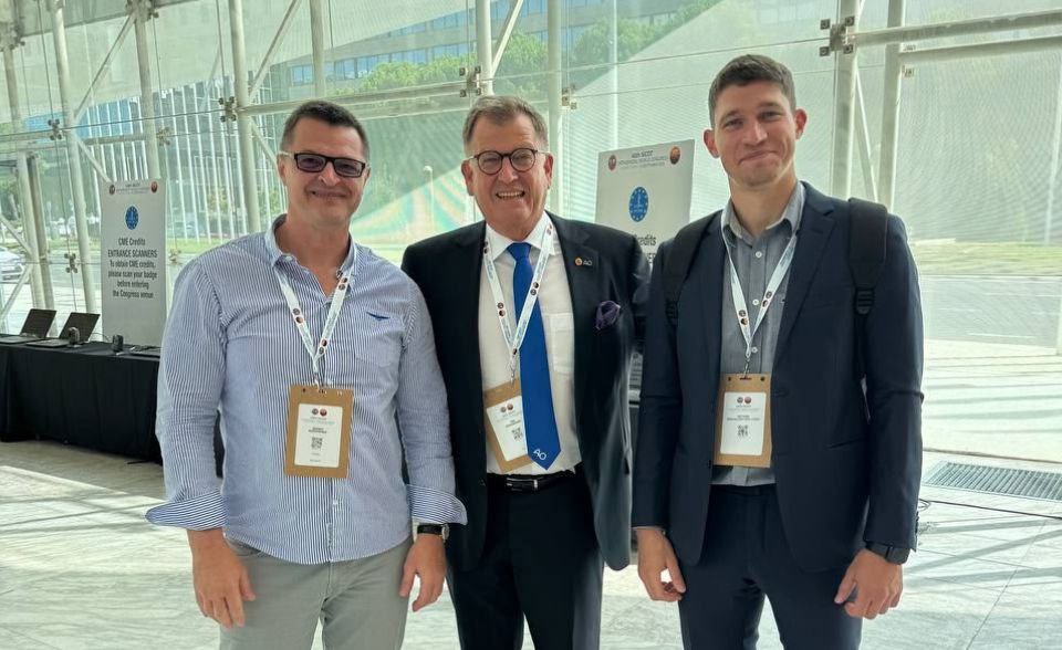 Специалист Первой Градской больницы выступил с докладом на Международном ортопедическом конгрессе. Фото: страница Первой Градской больницы в социальных сетях