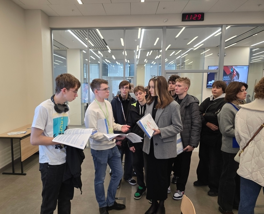 Ученики школы №630 стали участниками проекта «Один день в университете». Фото: страница школы №630 имени дважды Героя Советского Союза Григория Кравченко в социальных сетях