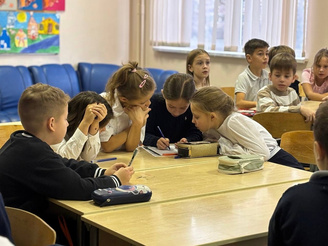 Посвященный России квиз состоялся в школе №630. Фото: страница школы №630 имени дважды Героя Советского Союза Григория Кравченко в социальных сетях