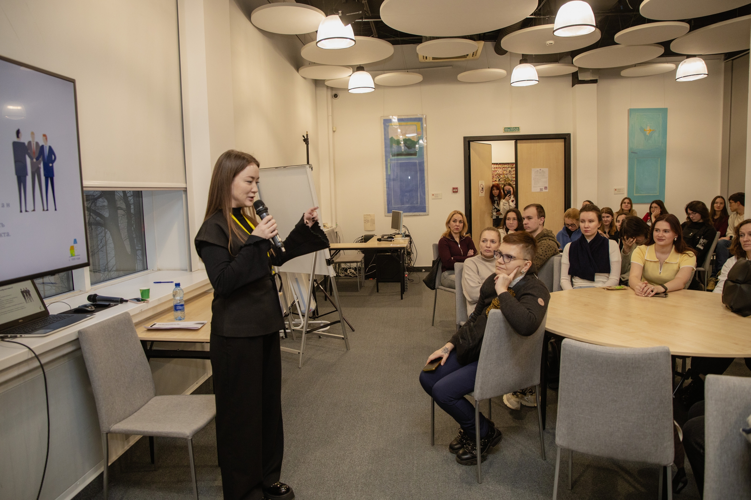 Специалисты Центра имени Груни Сухаревой выступили на фестивале PsyFest. Фото: страница Центра имени Груни Сухаревой в социальных сетях