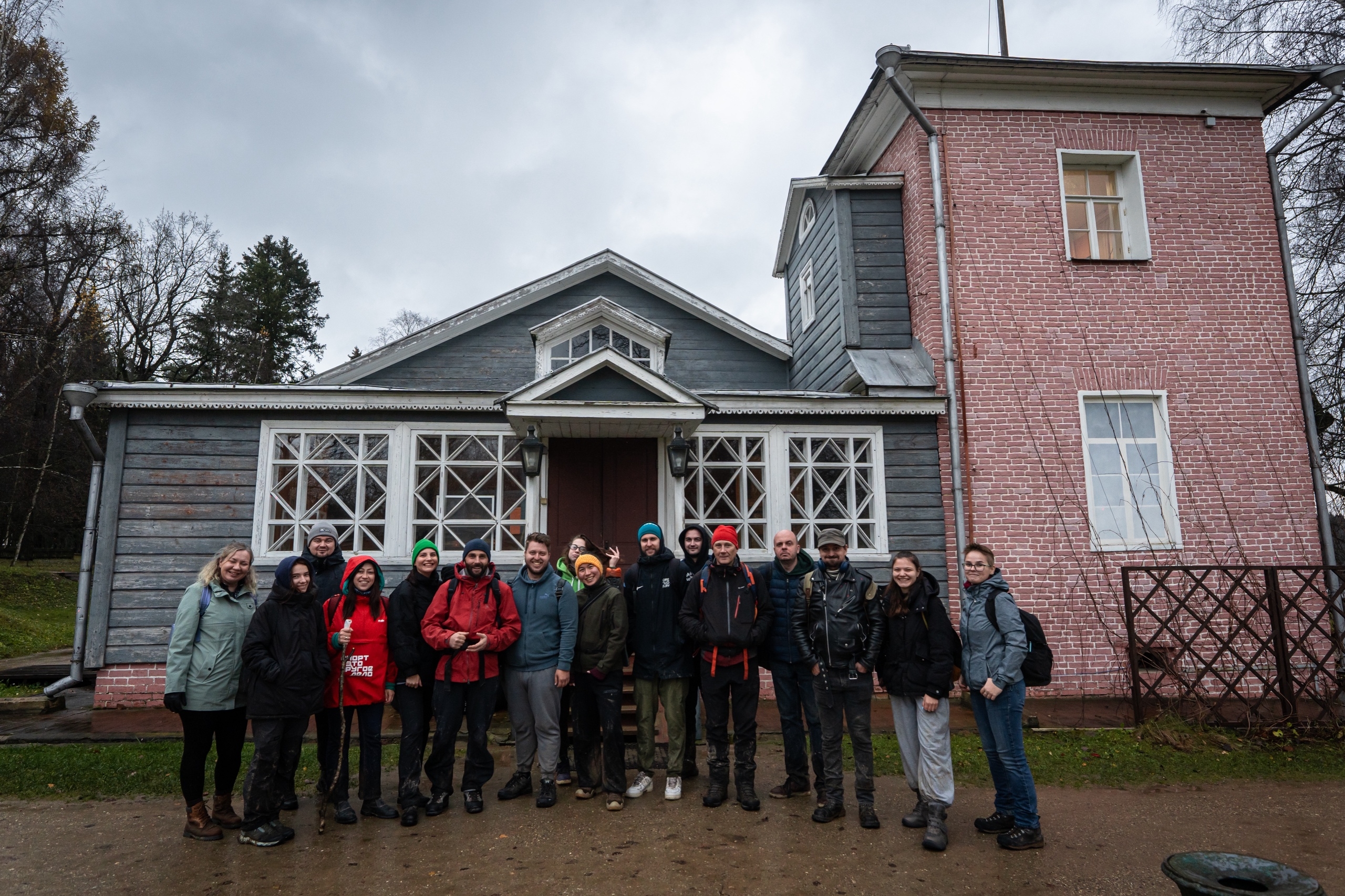 Преподаватели КАДРа №26 совершили поход «Тропа поэтов и друзей» в рамках «Лаборатории путешествий». Фото: страница КАДРа №26 в социальных сетях