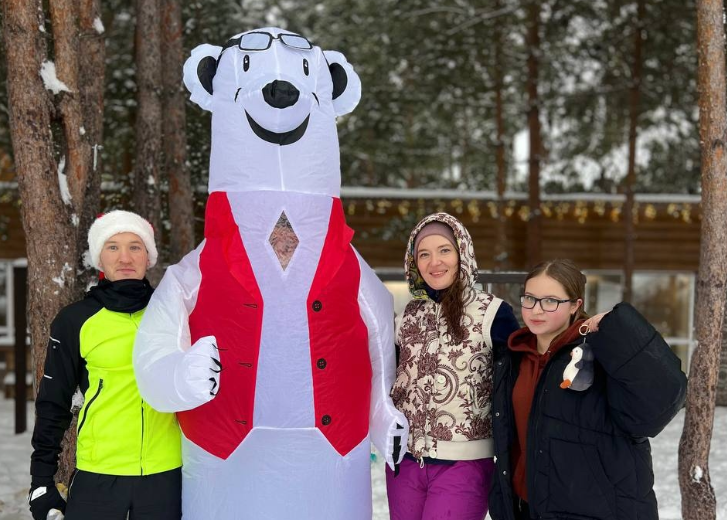 Представители НИКИО имени Людвига Свержевского приняли участие в проекте «Московский новогодний ЗОЖ-КОЛЛАЖ». Фото: официальная страница Научного исследовательского клинического института оториноларингологии имени Людвига Свержевского в социальных сетях