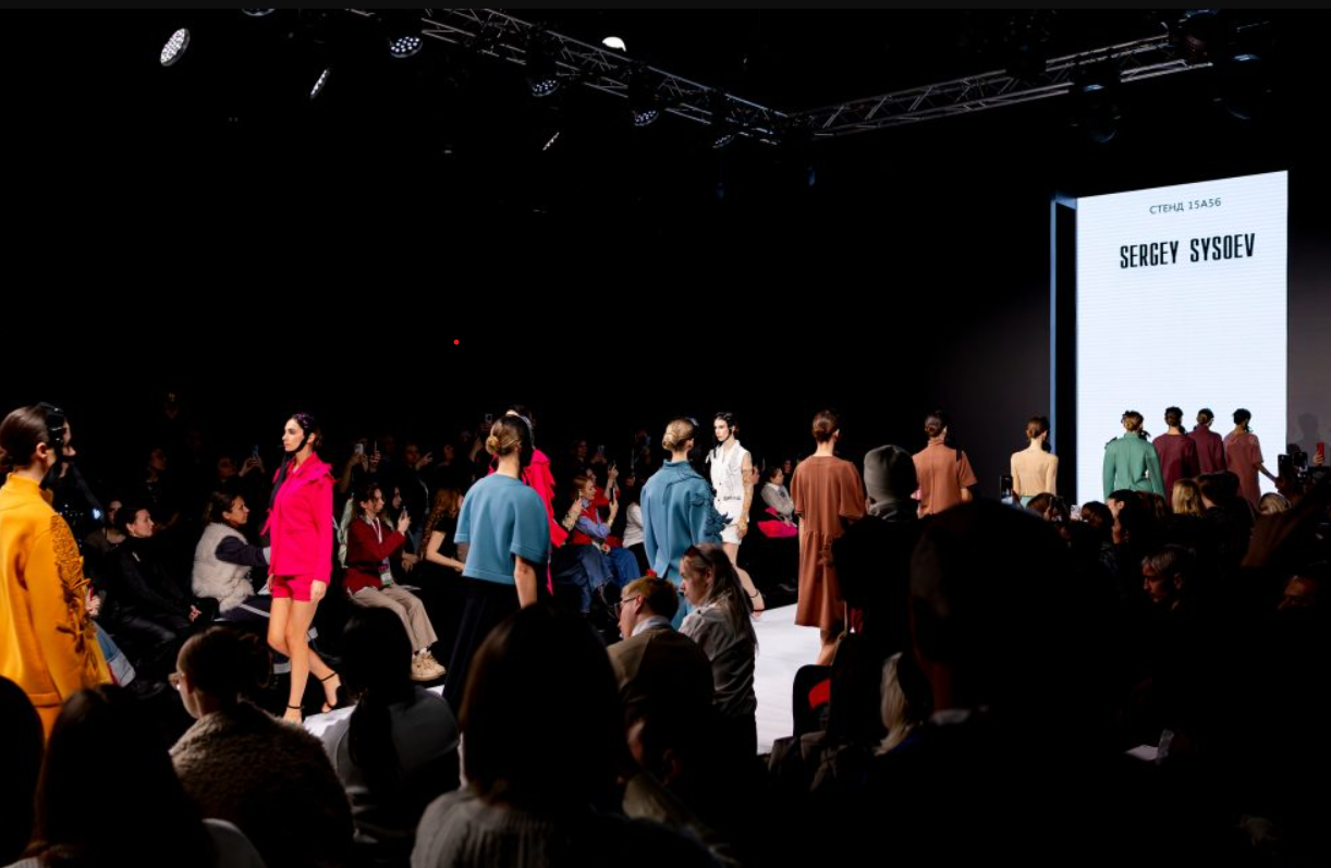 Представители РГУ имени Алексея Косыгина присоединились к выставке Collection Premiеre Moscow. Фото: официальная страница Российского государственного университета имени Алексея Косыгина в социальных сетях