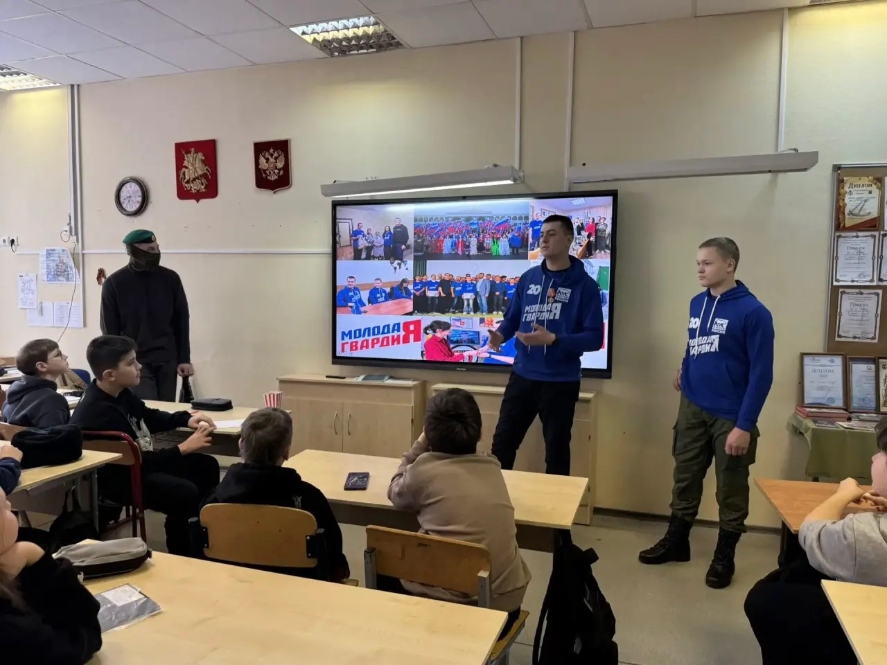 Урок о военной истории России прошел в кадетских классах школы №630 имени дважды Героя Советского Союза Григория Кравченко. Фото: официальная страница школы №630 имени дважды Героя Советского Союза Григория Кравченко в социальных сетях